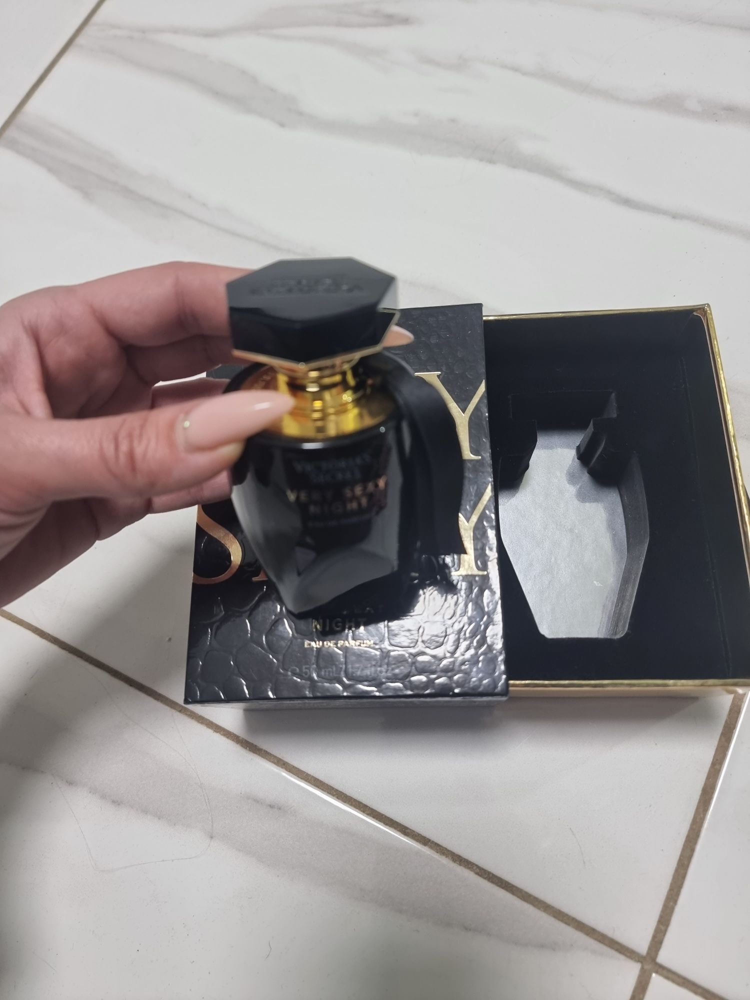 victoria's secret very sexy Night parfum