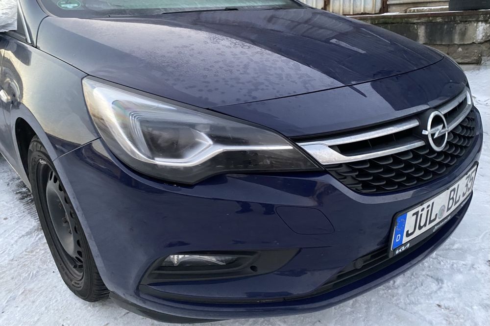 Opel Astra K błotnik prawy przód przedni w kolor z20z