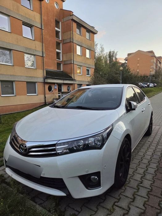 Toyota Corolla Toyota Corolla 1.6 Prestige Biała Perła   132km