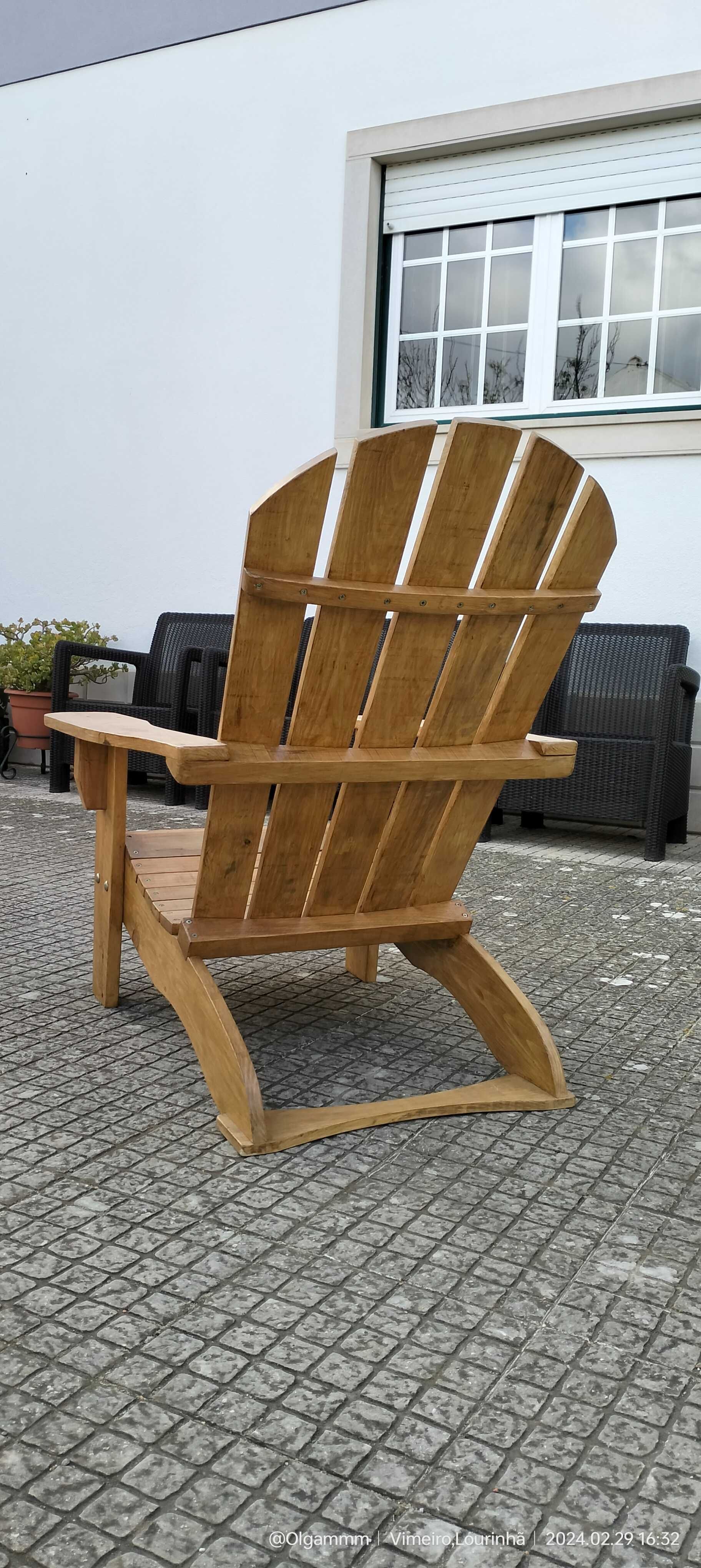 Cadeira jardim em madeira