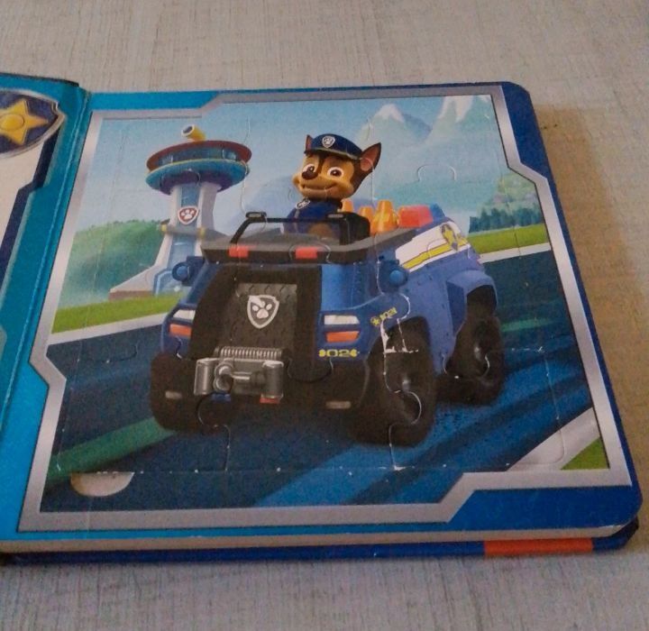 Książka z puzzlami psi patrol