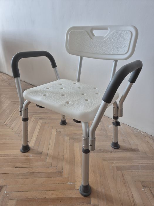Krzesło prysznicowe dla seniora czy osoby niepełnosprawnej