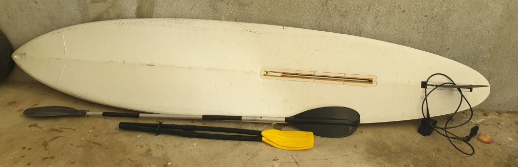 Prancha de Windsurf (à vela) old school e remos de kayak