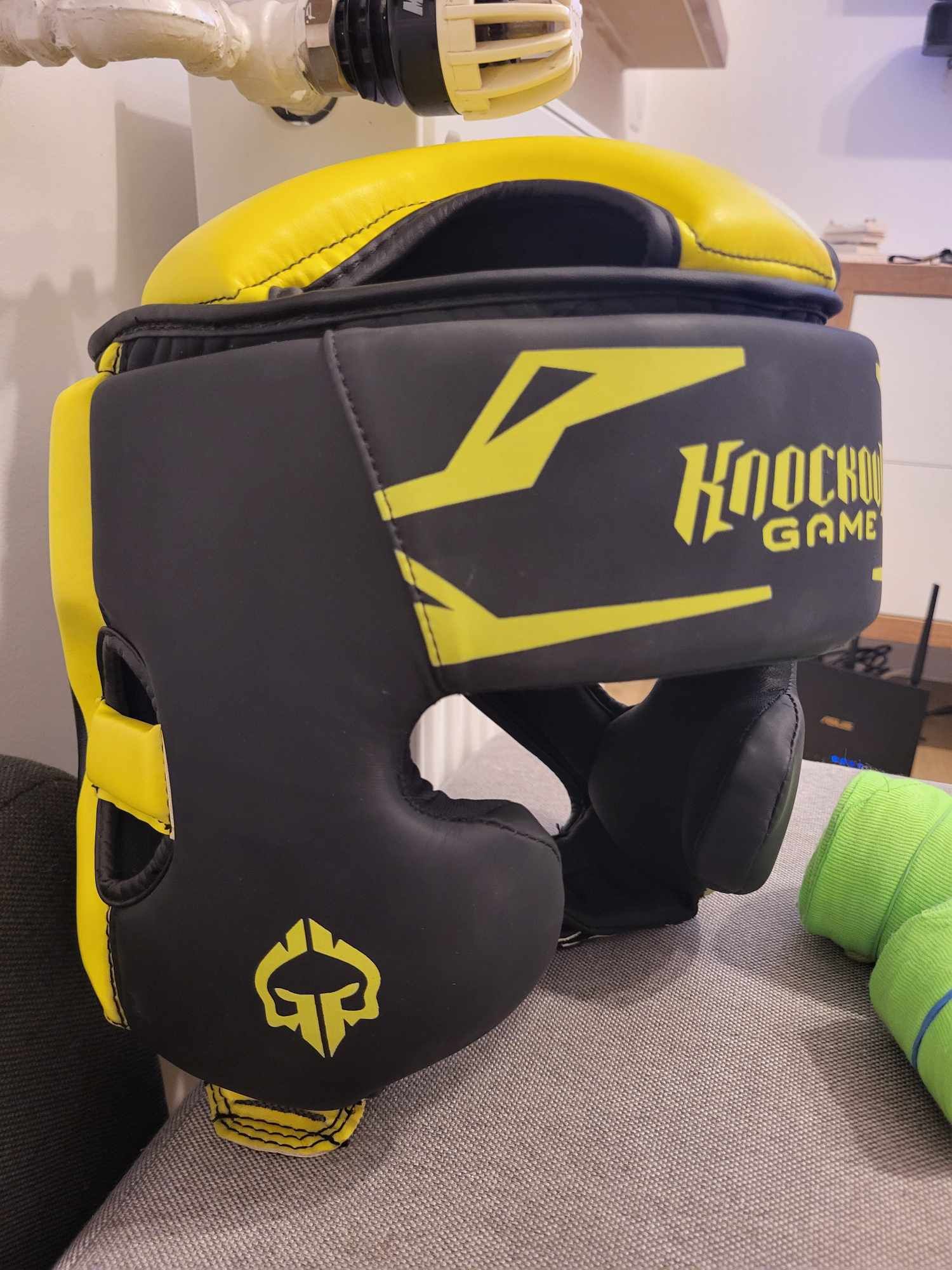 Kask MMA plus rękawice