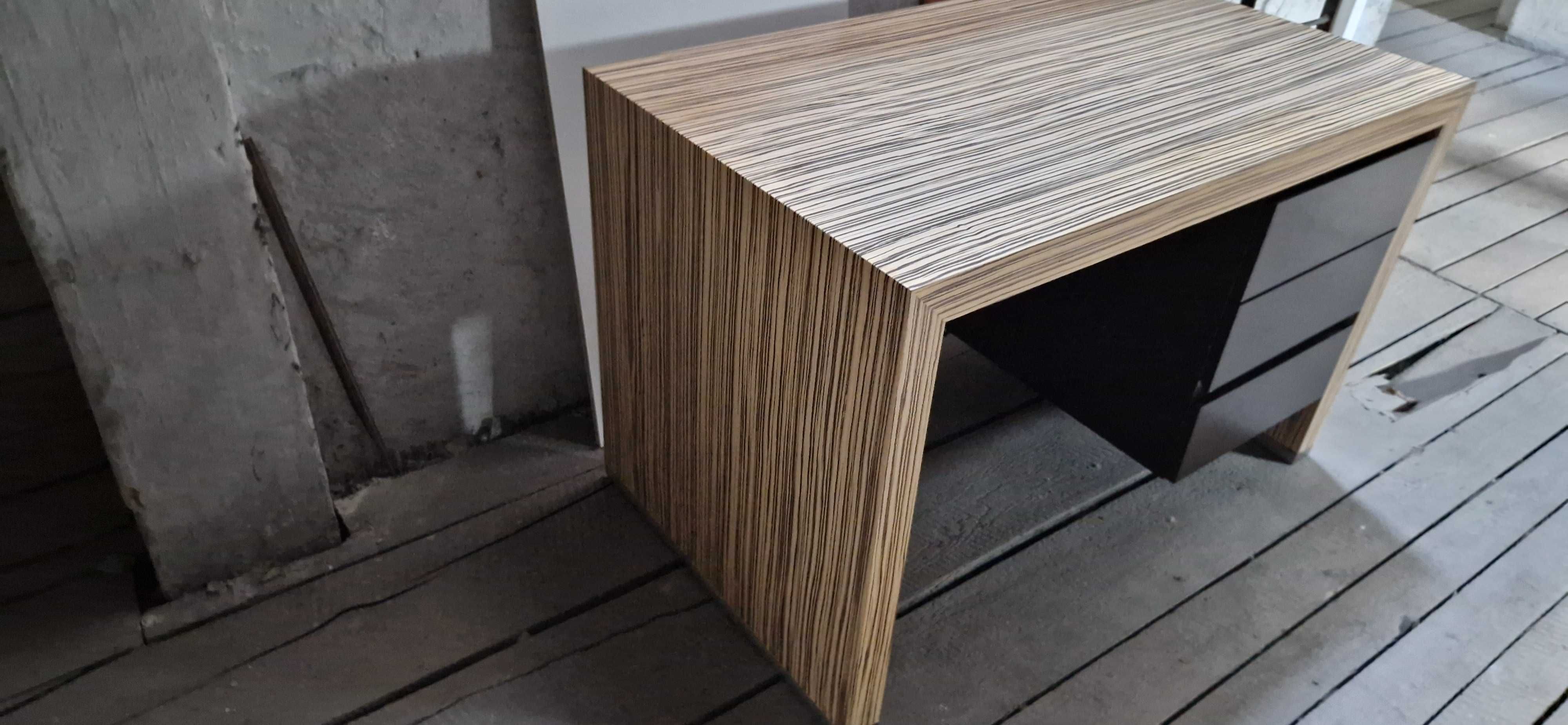Biurko z okleiny Zebrano + lakierowany MDF | 120x70 cm | Blum | Design