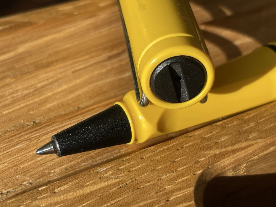 LAMY Safari, długopis. Niebieski wkład.