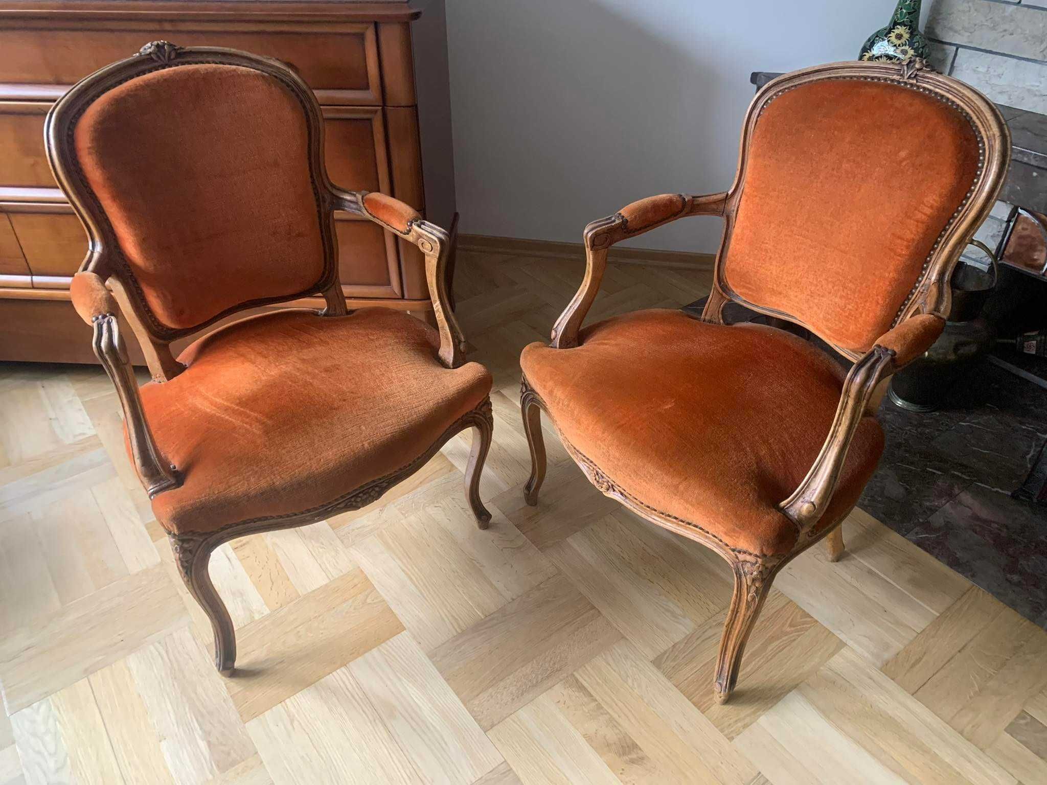Antyczne fotele Ludwik XV ręcznie rzeźbione
