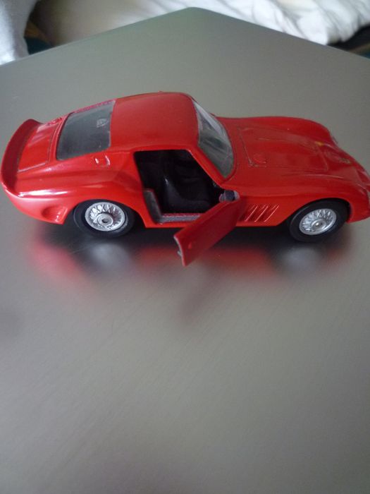 Ferrari 250 GTO Maisto miniatura escala 1/38 Comprimento ; 12 cm. Muit
