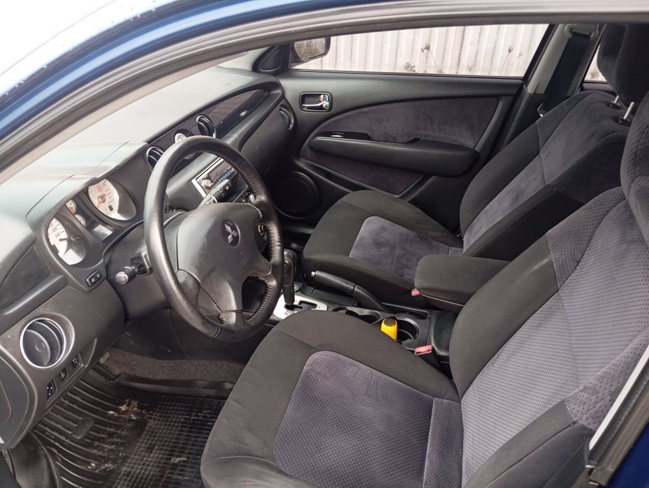 Продам хороше авто Mitsubishi Outllander 2004 року