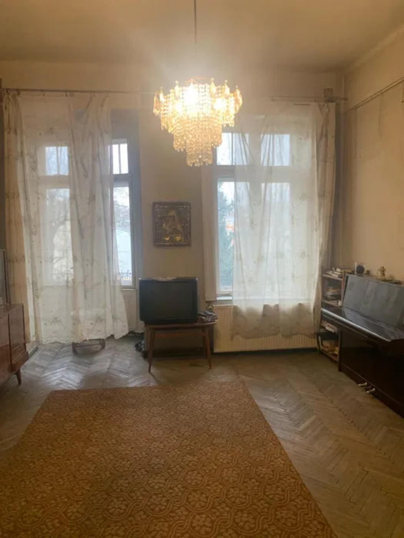 Продам квартиру Львів + підвал (Конопницької 10)
