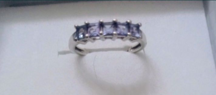 Anel de Prata de lei e gema semipreciosa Tanzanite