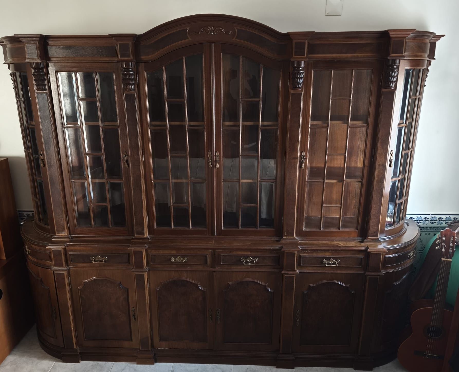 Móvel de sala em madeira