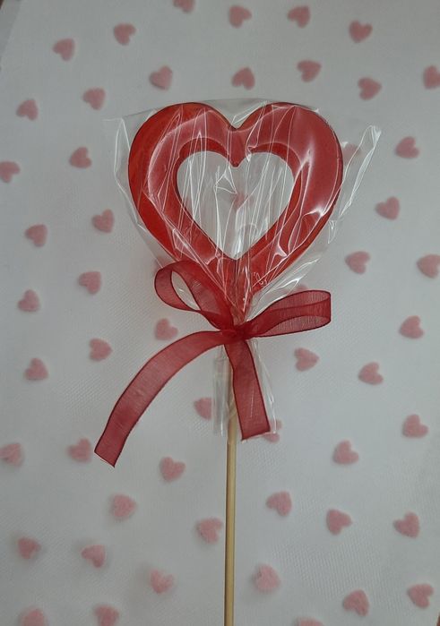 Льодяники, цукерки у вигляді серця, декор для торта