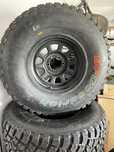Pneus e Jantes 37 12.5 R17