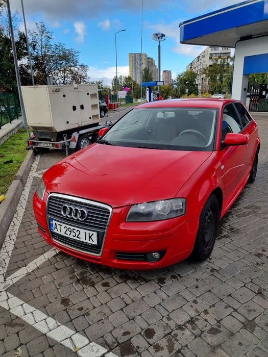 Автомобіль Audi 3, 2006 року випуску, з бензиновим двигуном об'ємом 1,