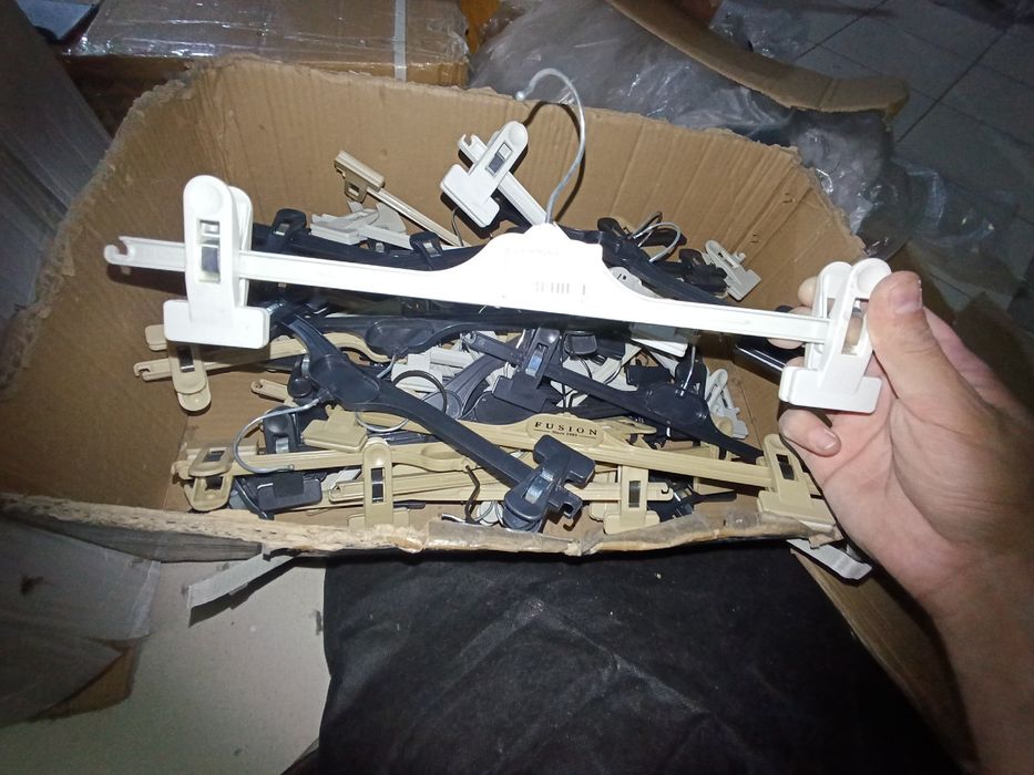 Вешалки для одежды