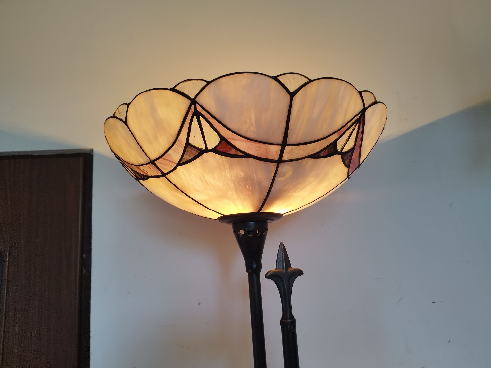 lampa stojąca witrażowa lata 70-te w stylu Tiffany