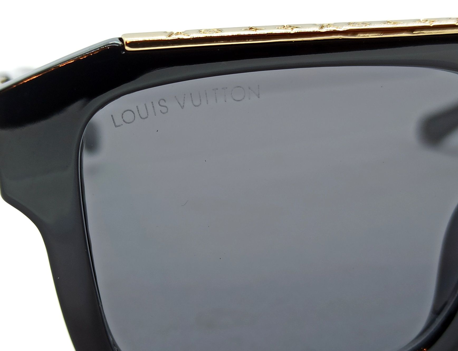 Louis Vuitton очки унисекс от солнца черные с золотым логотипом 6050