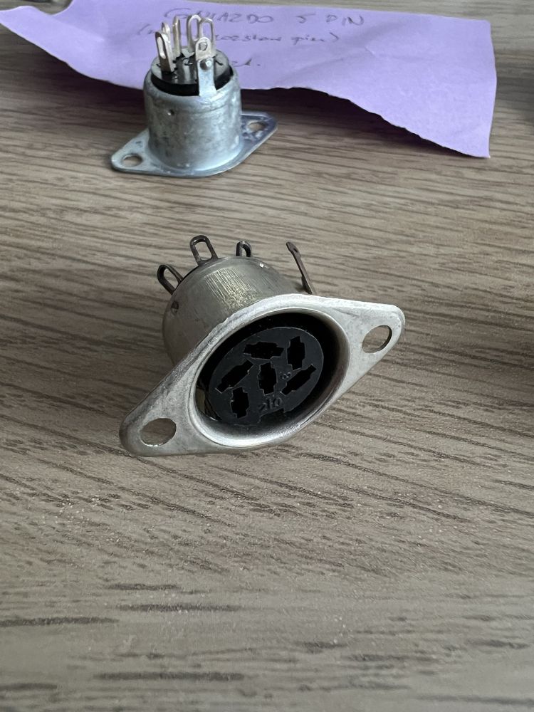 Gniazda UNITRA DIN 5 i 6 pin