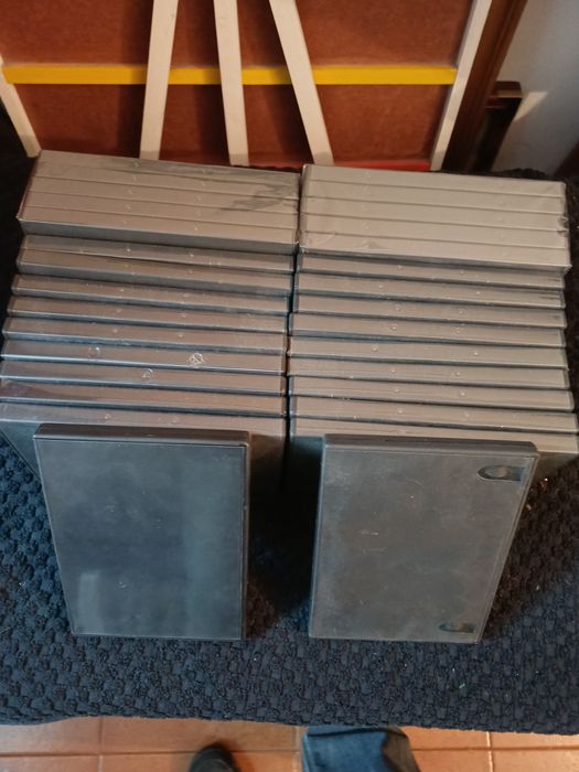 30 caixas Dvd e 30 caixas Cd