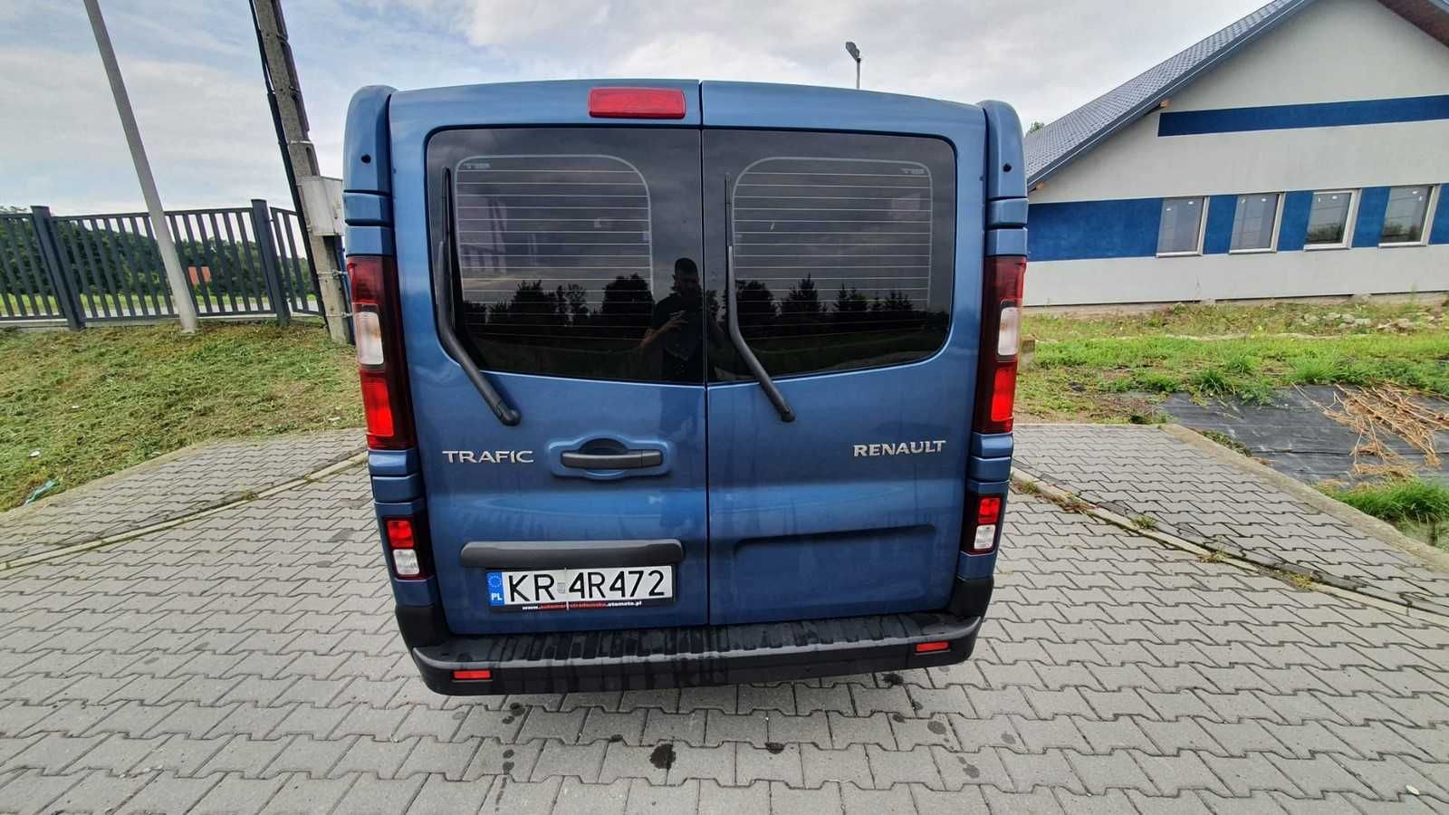 Wynajem z kierowcą OSOBOWY 9 OSÓB LONG Trafic Vivaro Talento