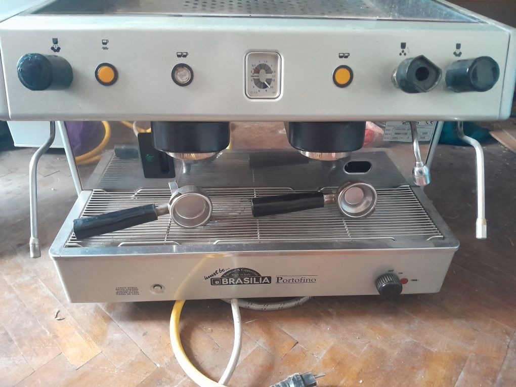 Кавомашина,професійний апарат для приготування кави Brasilia Portofino