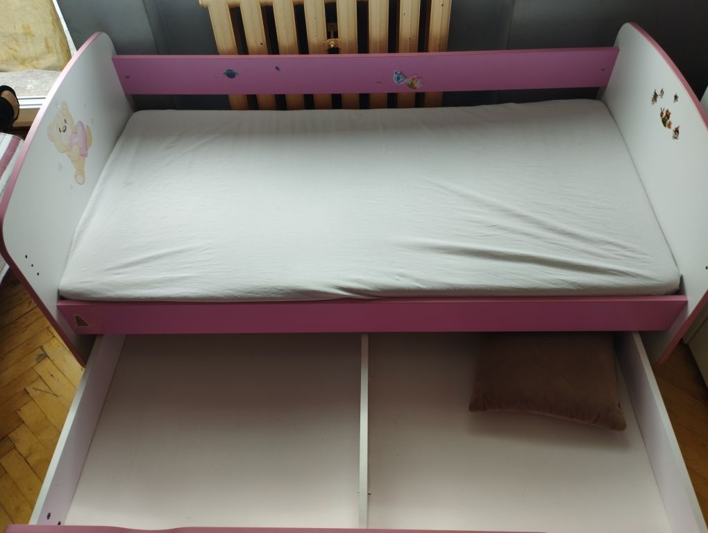 Łóżko dziecięce z materacem