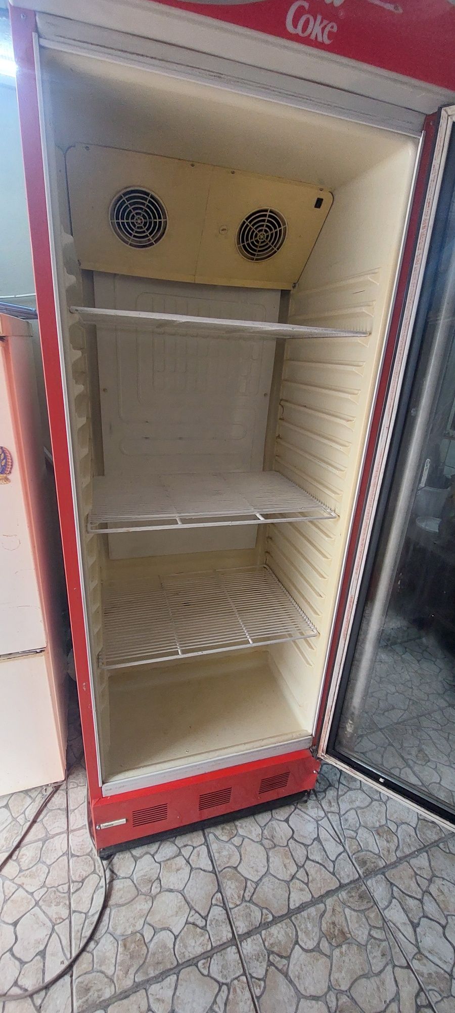 Продам холодильник для напитков