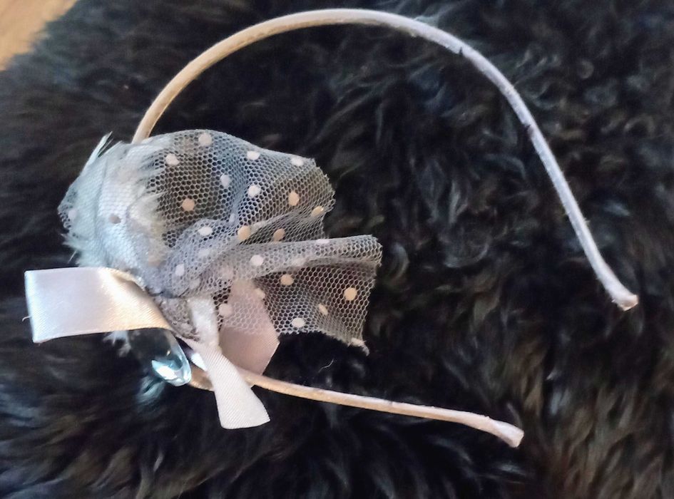 Opaska ze świecącą ozdobą