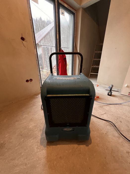 Osuszacz/Pochłaniacz Wilgoci Wynajem 60/48/32l/dobe Osuszanie budynków