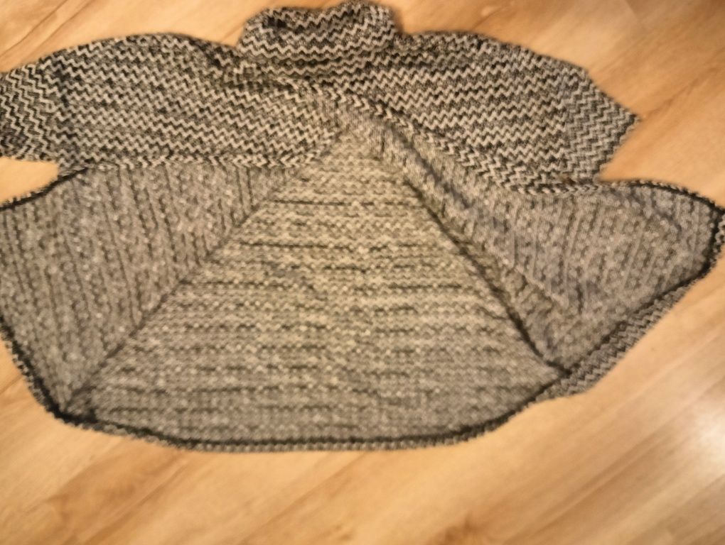 Narzutka sweterek uniwersalny
