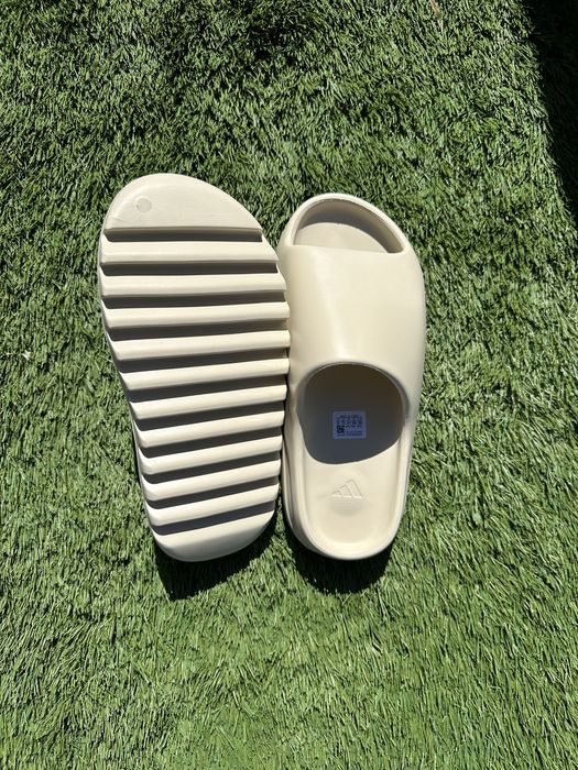 Chinelos Adidas Yeezy slide - 41