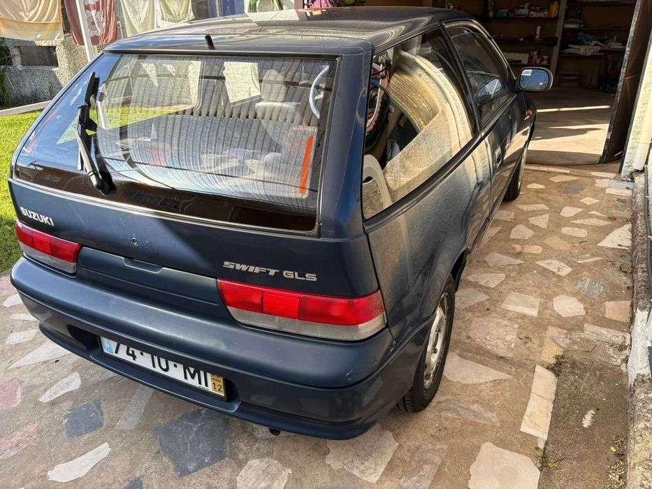 Suzuki Swift com poucos km e em boas condições