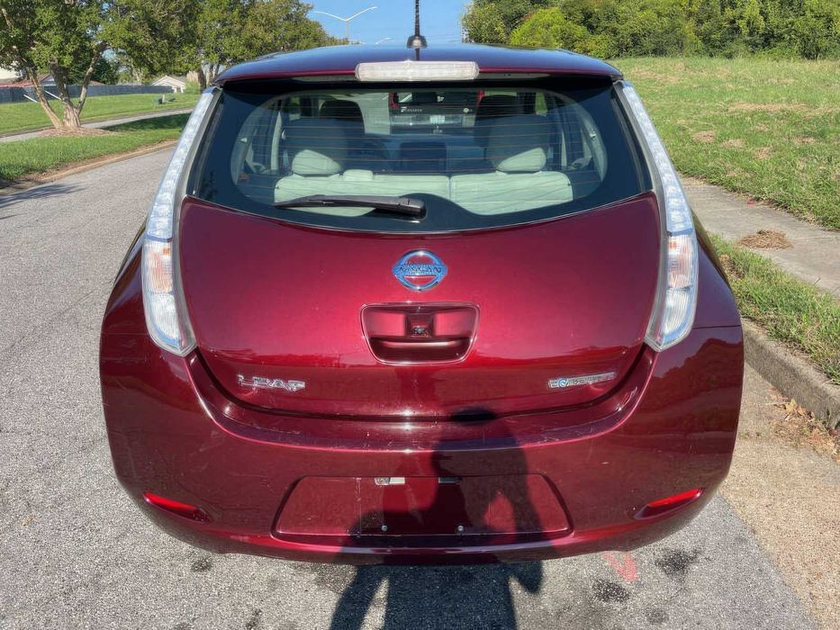 Nissan LEAF SL      2016