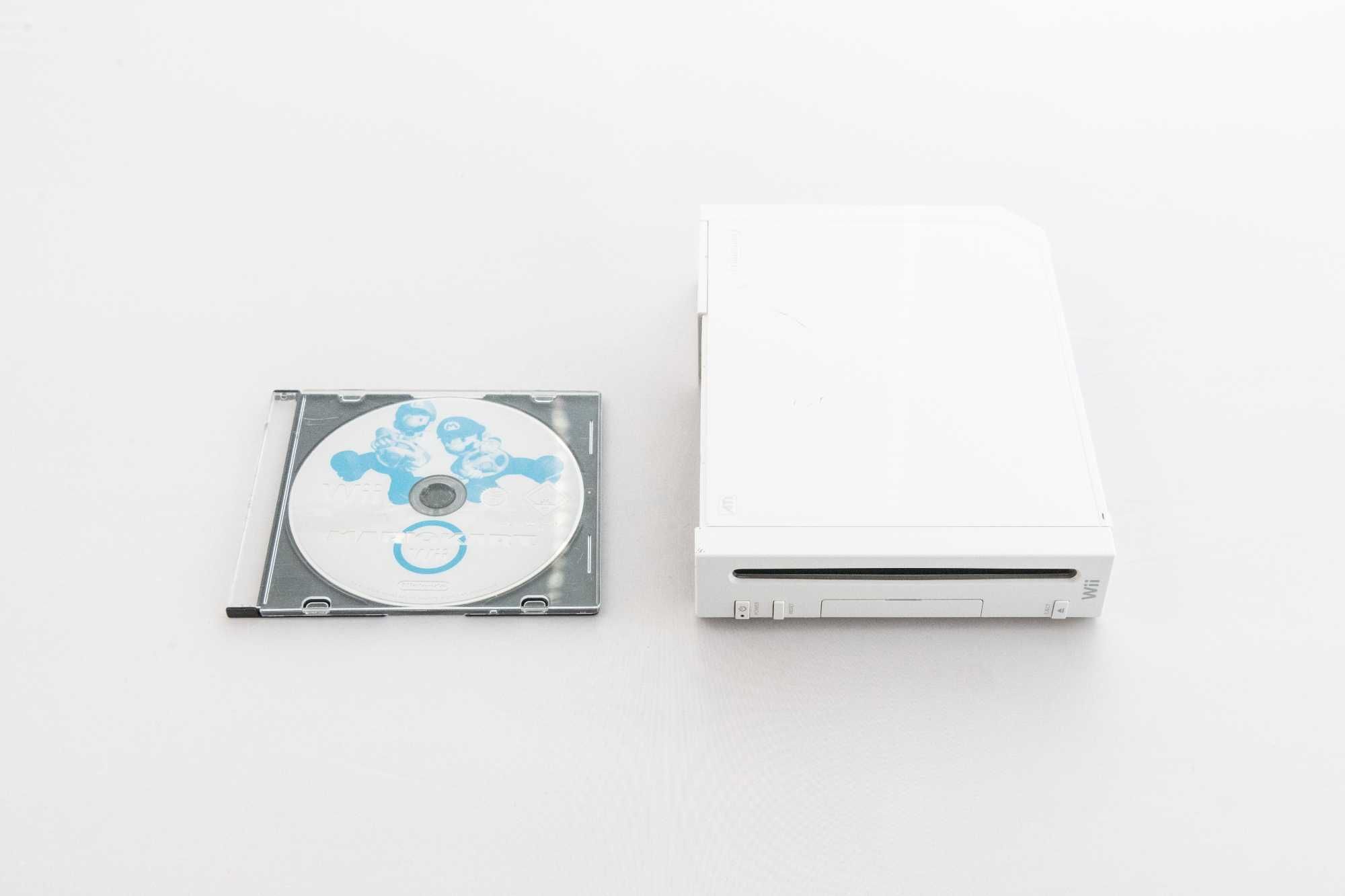 Konsola Nintendo WII RVL-001 wersja europejska + zasilacz + Mario Cart
