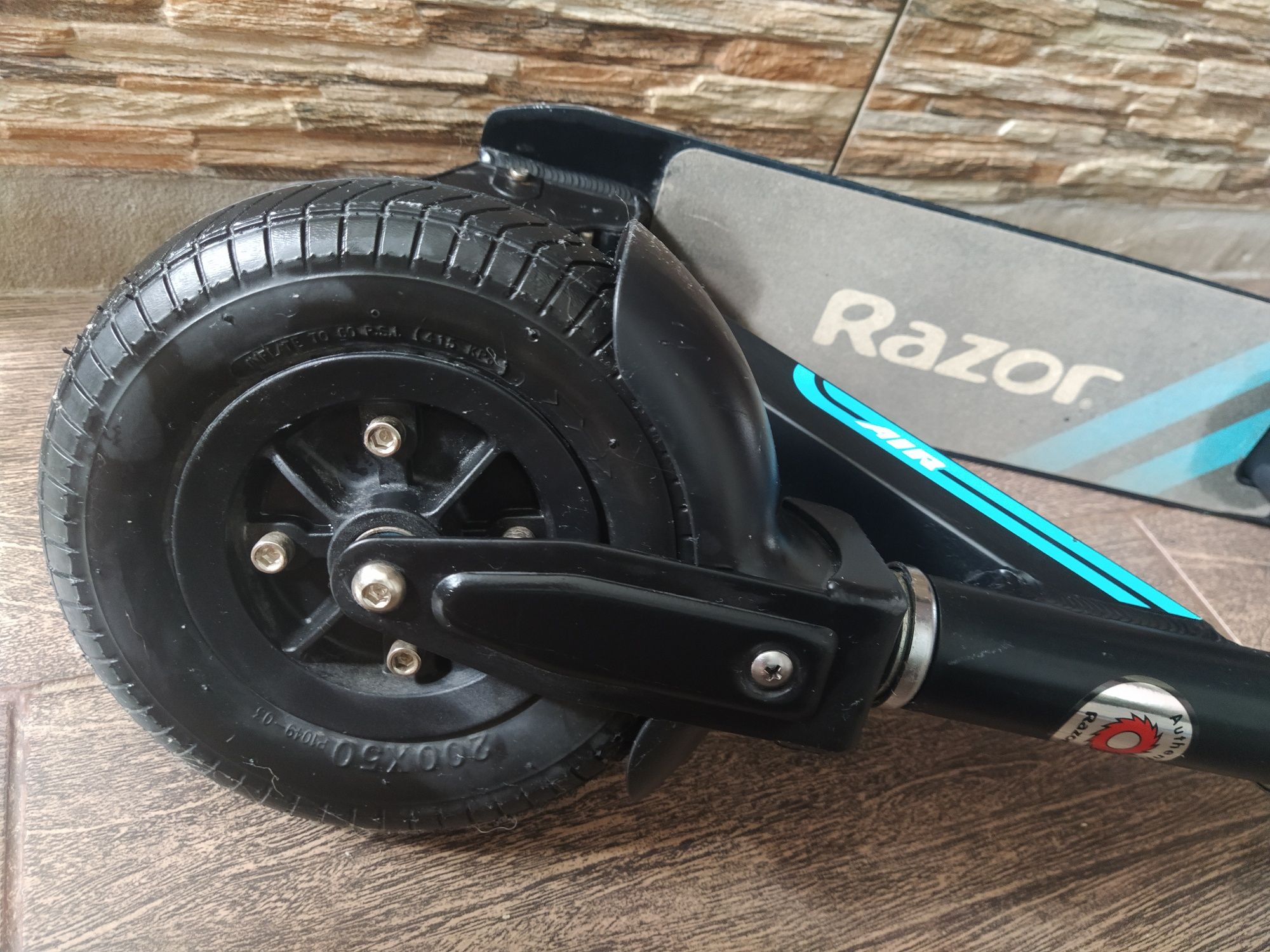 Самокат Razor A5 Air black пневматичні колеса