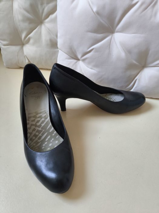 Туфлі Clarks р. 41.5, чорна шкіра, каблук 7 см