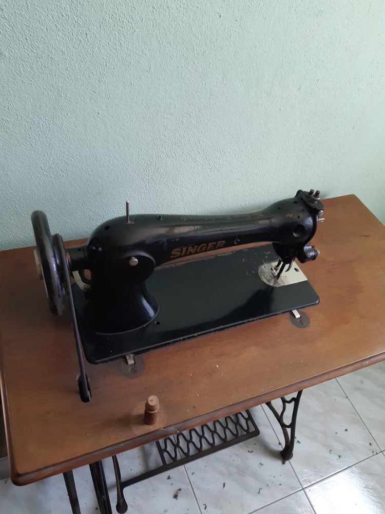 Máquina de costura singer antiga coleção