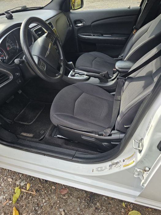 Chrysler 200 в отличном состоянии
