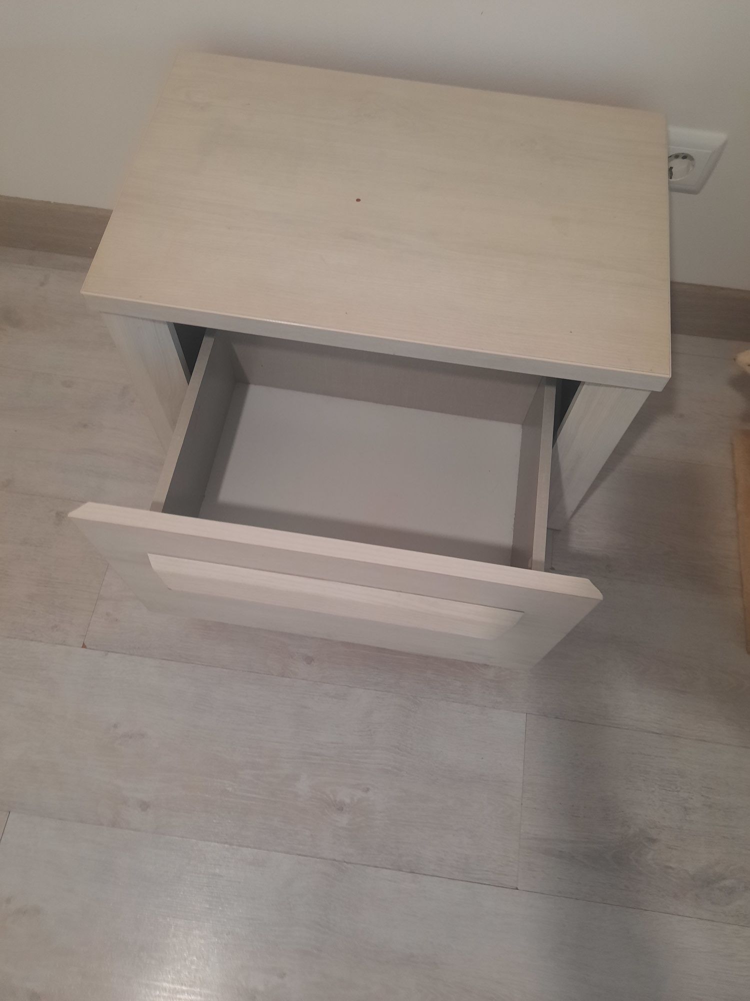 Mesa de cabeceira madeira