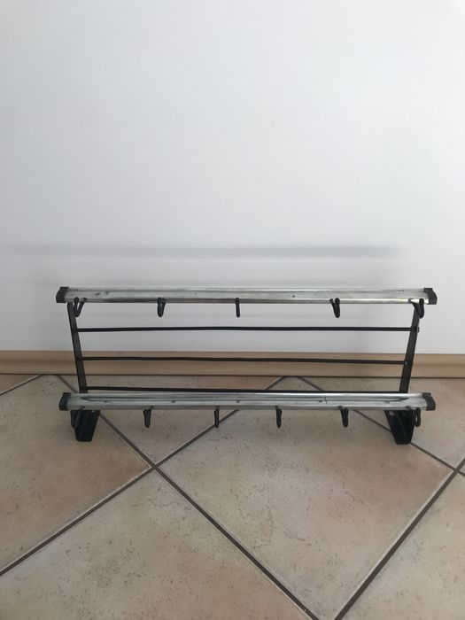 Wieszak na ubrania czarny metalowy z PRL