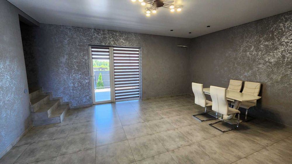 Пропонується до продажу сучасний таунхаус