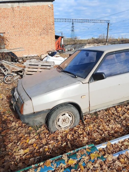 ВАЗ 2108 на бодром ходу