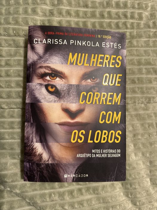 Livro mulheres que correm com os lobos de Clarissa Pinkola Estés
