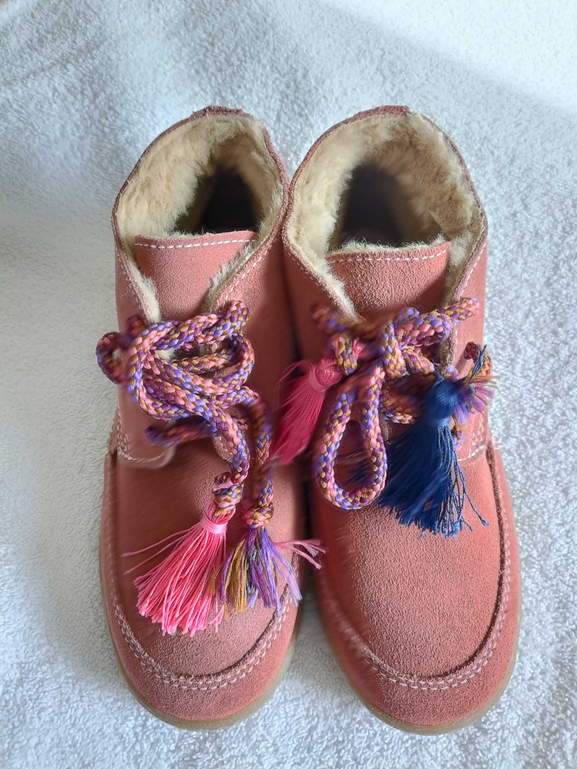 Botas novas nº 32
