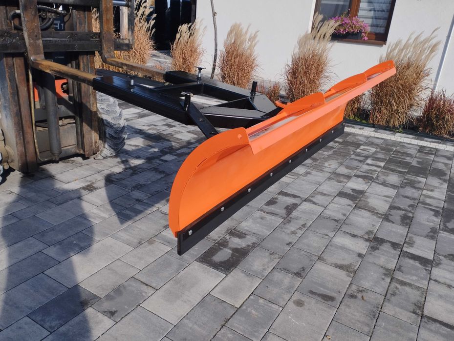 Śnieżny pług z mocowaniem na wózek widłowy typ lekki 150cm wysyłka