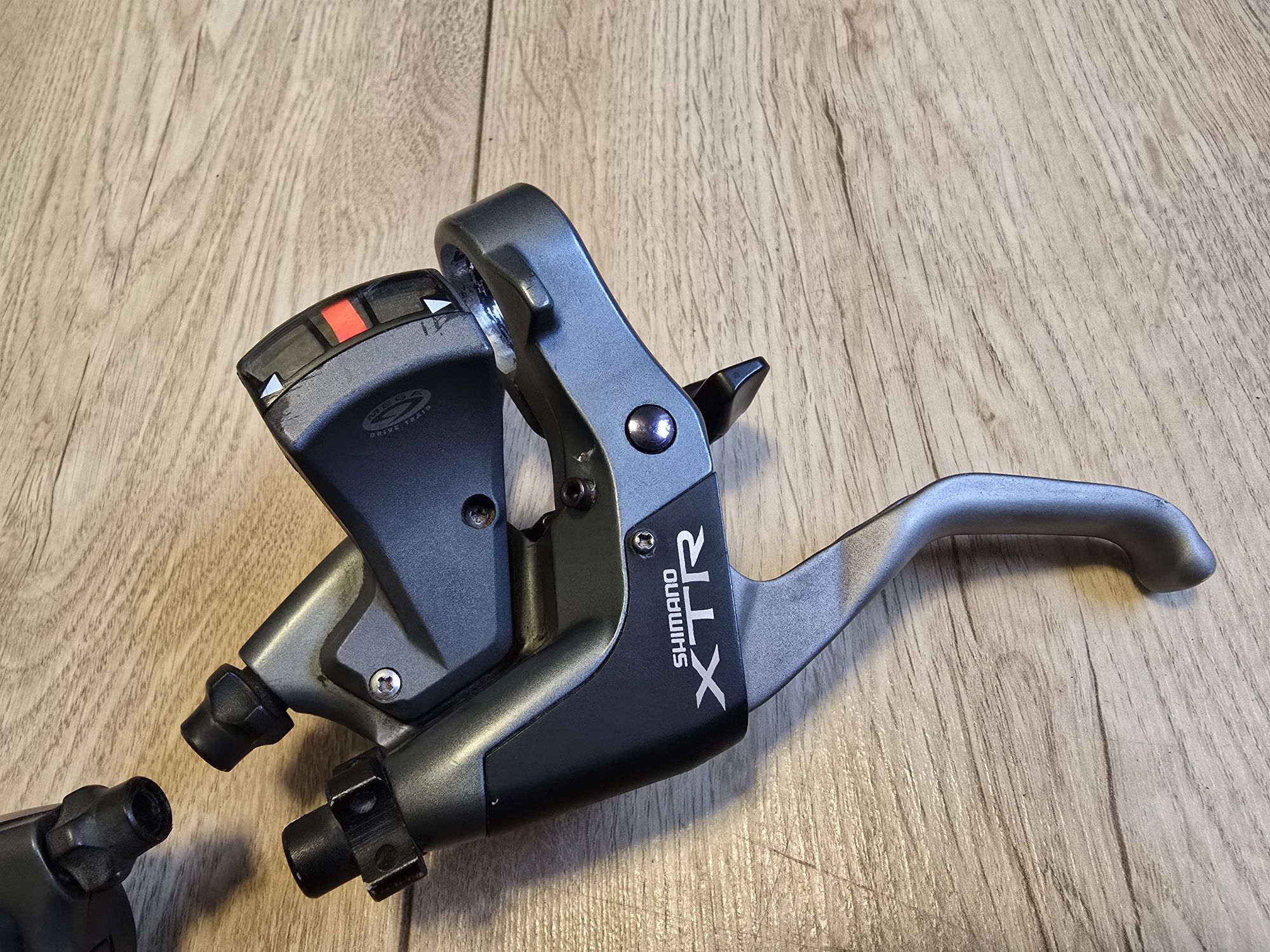 Klamkomanetki Shimano XTR ST-M952