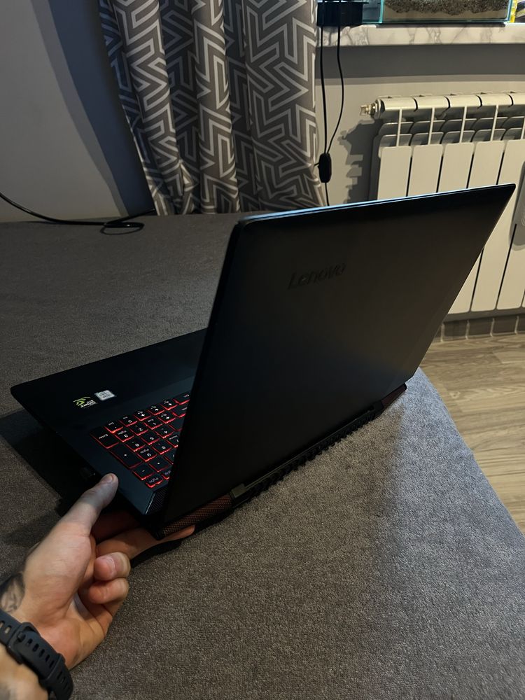 Laptop lenovo gamingowy