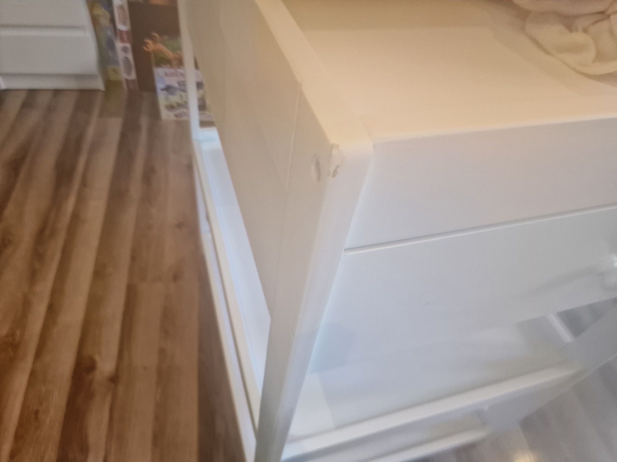 Drewniany przewijak dla niemowląt