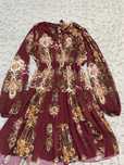Vestido bordô com laço